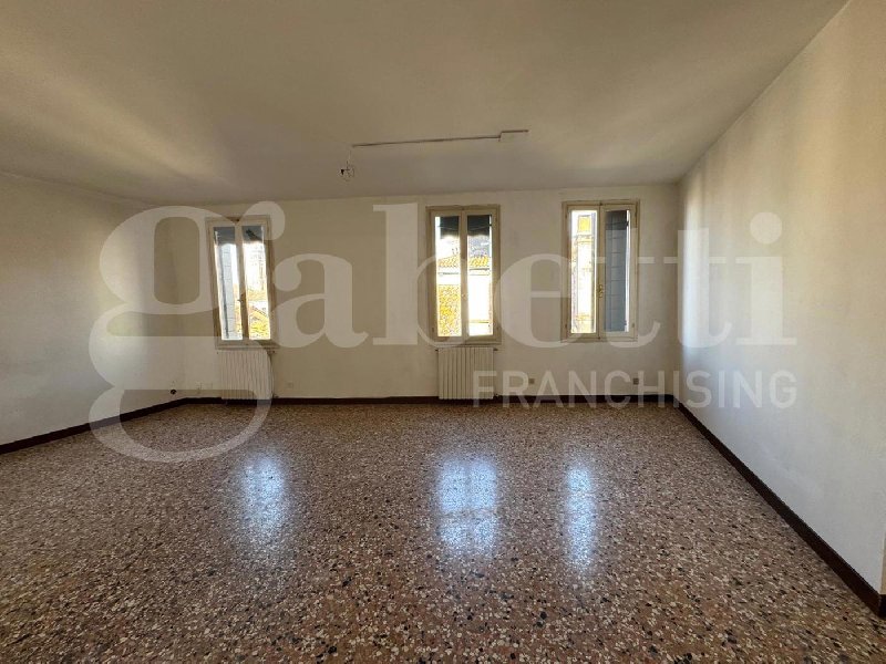 https://www.gabettivenezia.it/Appartamento vendita Venezia Via San Polo, € 590.000, 2 camere, 125 mq, Terzo piano